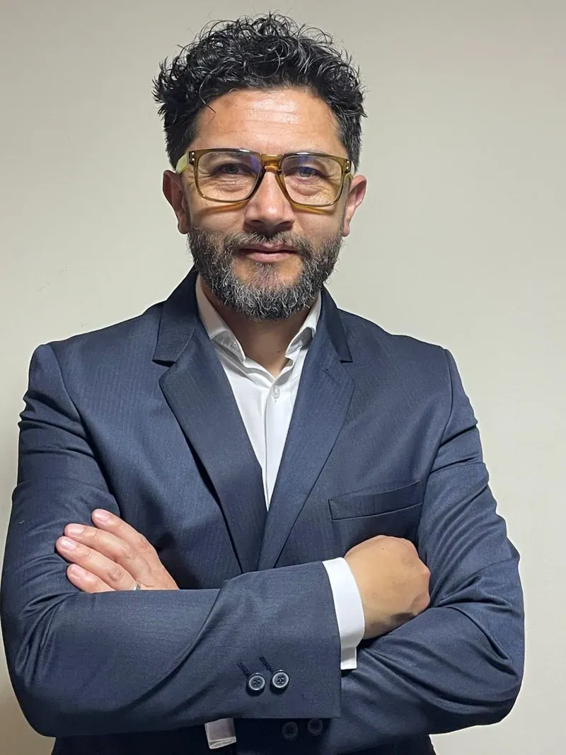 Carlos Gama — Analista del Segmento Empresarial en Innova