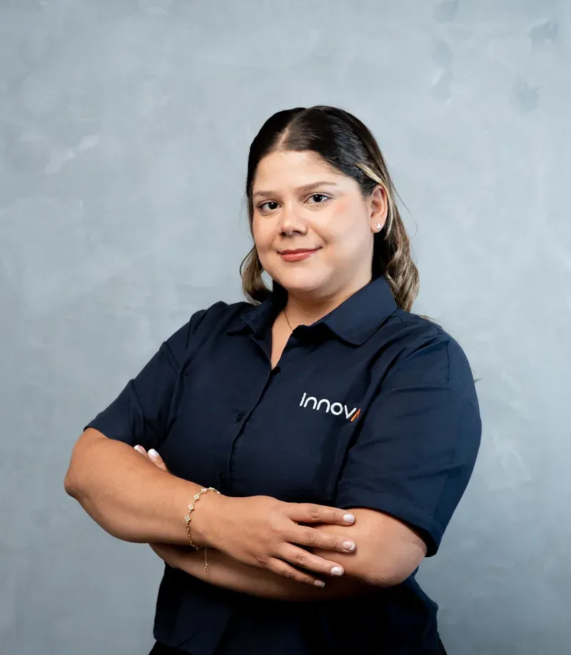 Isabel Valencia — Analista del Segmento Empresarial en Innova