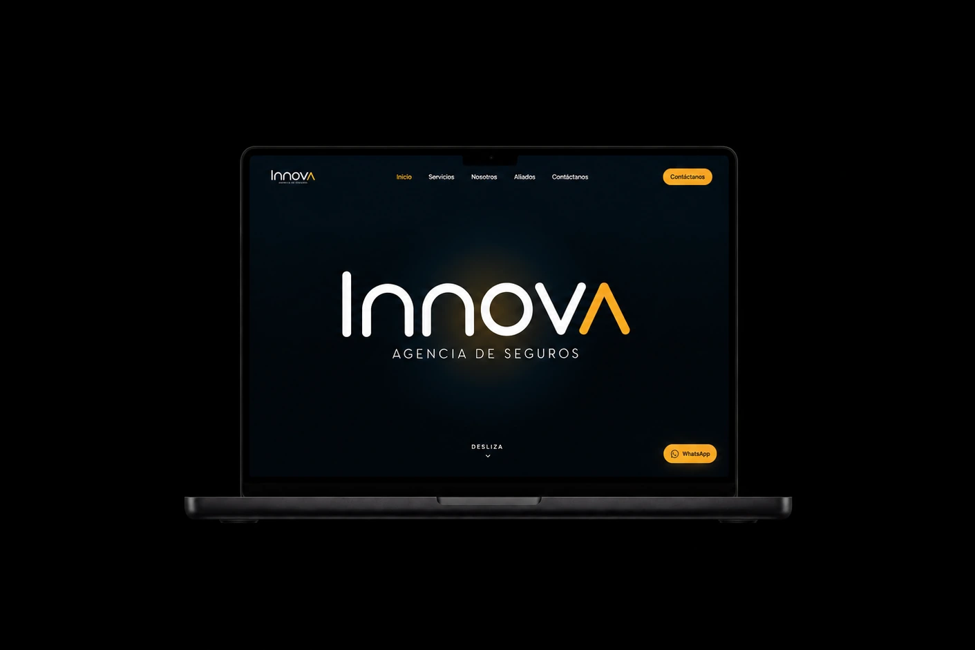 Sitio web de Innova en un portátil: procesos digitales de la agencia